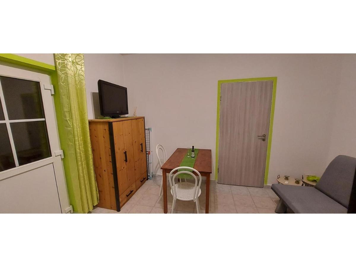 Blue Sea Vir Apartments מראה חיצוני תמונה