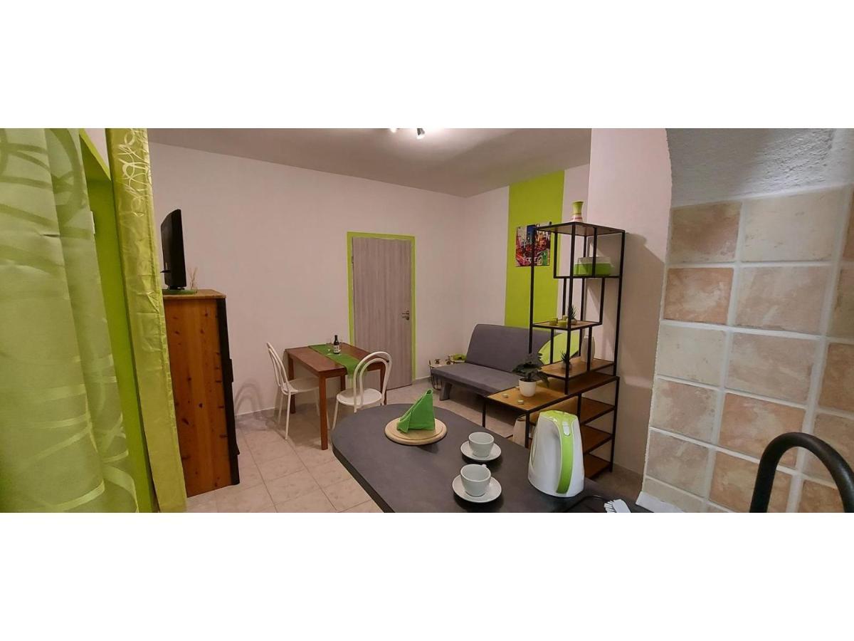 Blue Sea Vir Apartments מראה חיצוני תמונה